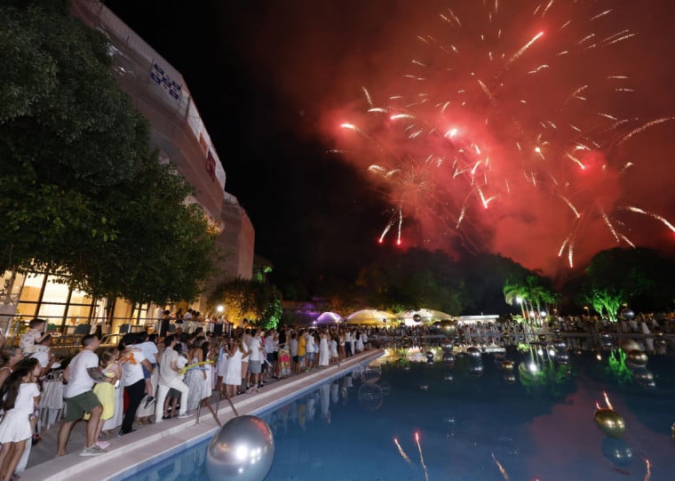 Queima de fogos no Réveillon do Grêmio Náutico União encheu o céu de luzes