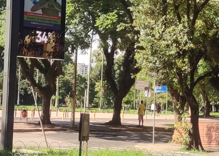 O primeiro dia de 2026 apresenta temperaturas elevadas em Porto Alegre