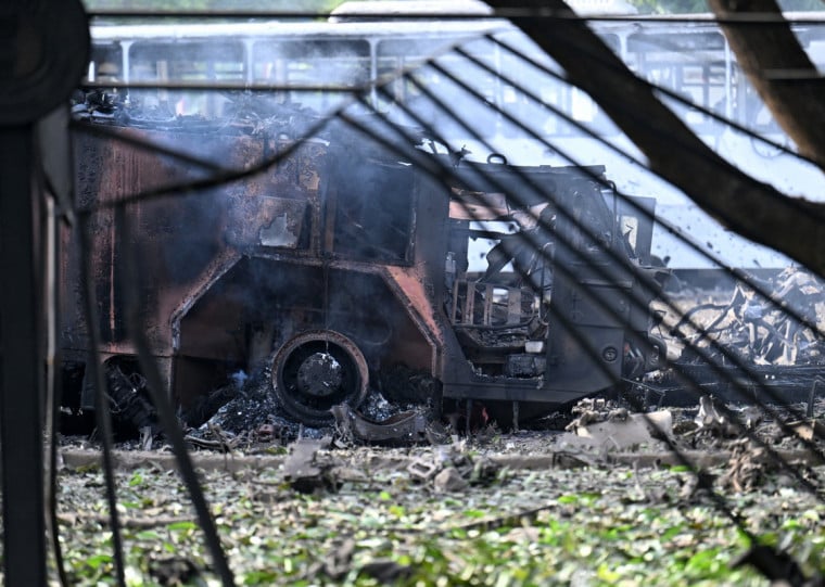 A capital Venezuelana, Caracas, e outras regiões foram bombardeadas; Trump afirma ter capturado Maduro