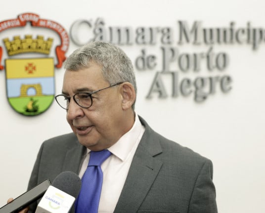 Sebastião Melo veta lei que permite venda de bebidas em estádios de Porto Alegre