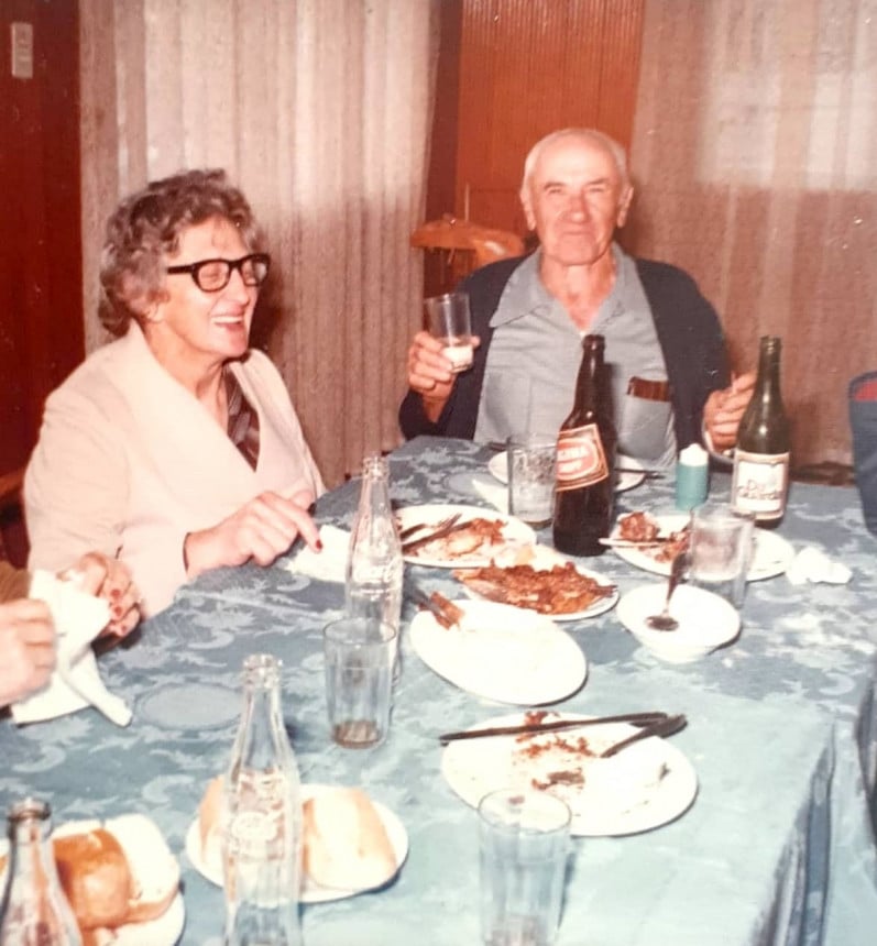 Cec&iacute;lia e Lidorino Goldani no sal&atilde;o do restaurante Maquin&eacute;<br />Foto: Arquivo Pessoal/JC