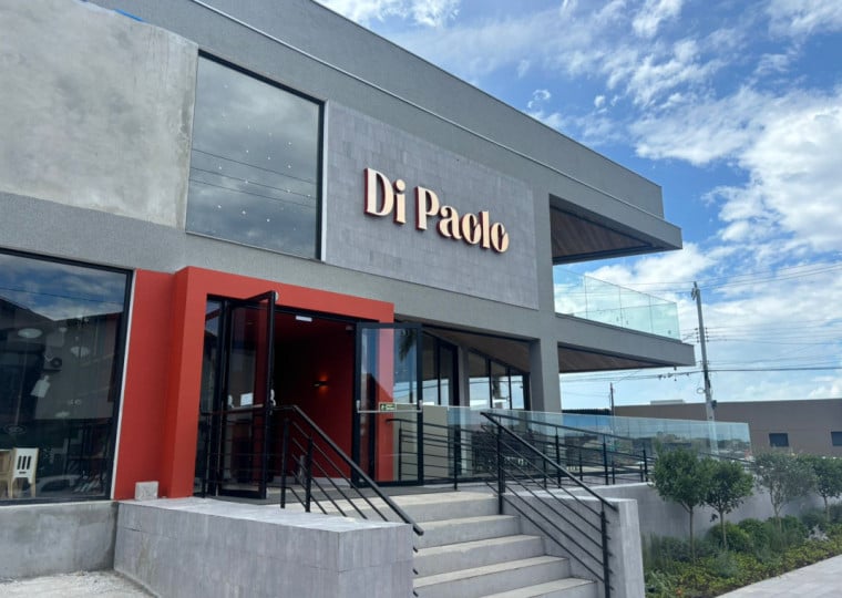 Restaurante foi aberto de frente para a orla do Mampituba, na divisa com Santa Catarina 