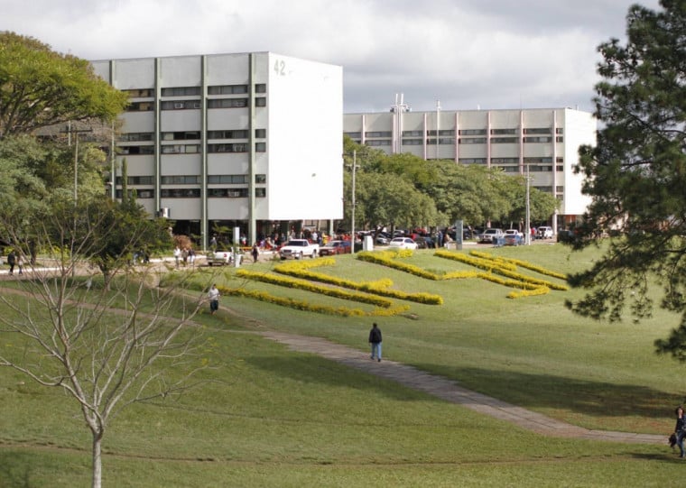 Mais de 13,7 mil candidatos vão disputar as vagas, com provas em cidades gaúchas e também Curitiba e Florianópolis