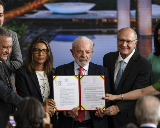 Lula veta integralmente PL da dosimetria de penas para condenados pelos atos em 8 de janeiro