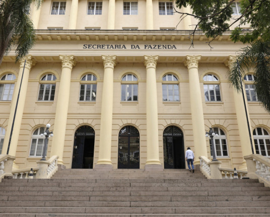 Governo gaúcho arrecada R$ 53,8 bilhões com ICMS em 2025; Refaz puxou alta