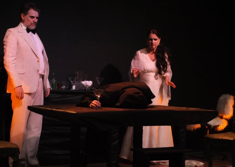 Peça com direção de Patsy Cecato revisita o gênero Nonsense em duas sessões no festival
