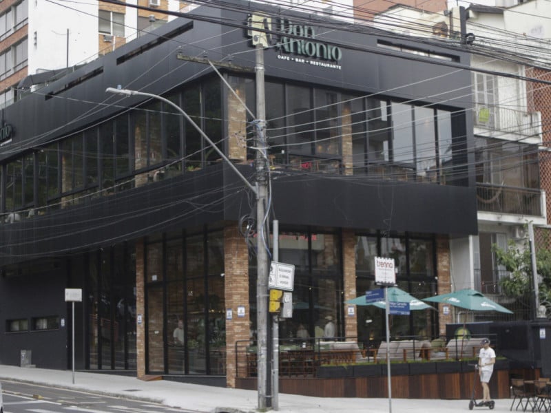 O restaurante Don Antonio fica em um ponto que ficou abandonado por mais de uma d&eacute;cada<br />Foto: FABIOLA CORREA/JC