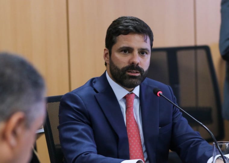 Manoel Carlos de Almeida Neto já foi secretário-geral do TSE