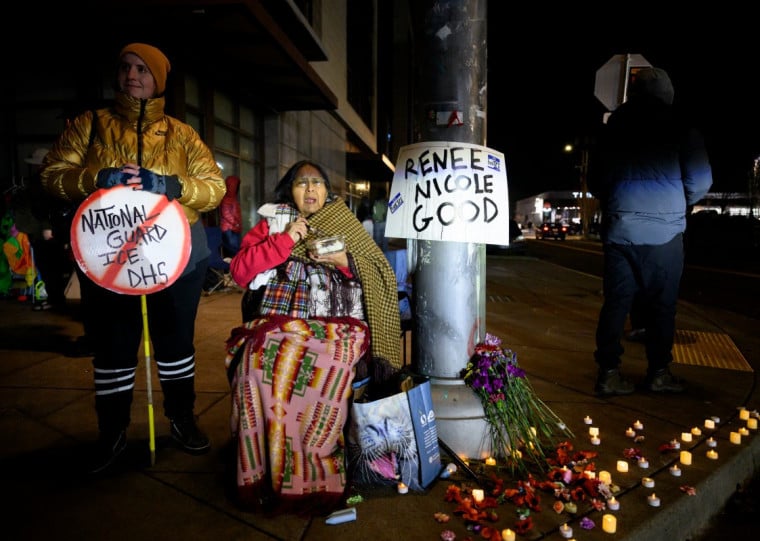 A manifestação foi contra a morte de uma mulher por um agente federal de imigração e o tiroteio que feriu duas pessoas em Portland