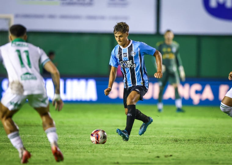 Grêmio venceu na estreia fora de casa