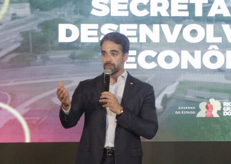 Governador Eduardo Leite (PSDB) comentou pré-candidaturas ao Piratini durante a despedida de Ernani Polo (PP) do secretariado