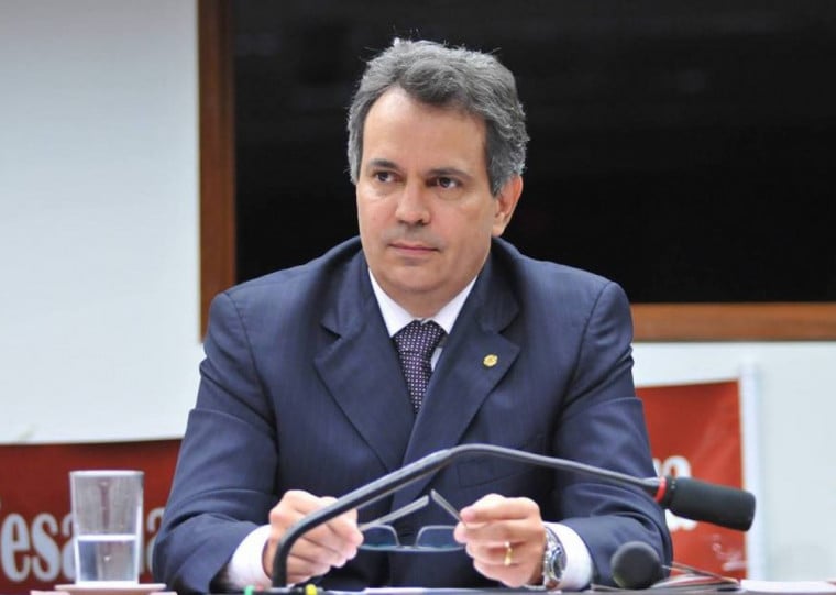 A PF deflagrou, nesta terça-feira (13), a nona fase da Operação Overclean, com mandados de busca e apreensão que incluem como alvo o deputado federal Félix Mendonça (PDT-BA