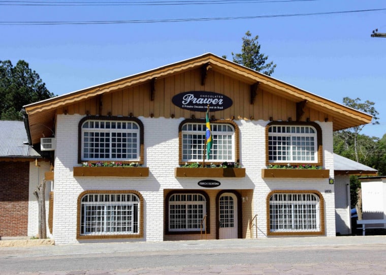  Aberta ao público, a feira contará com produtos com descontos que variam de 20% a 50%, a depender do item