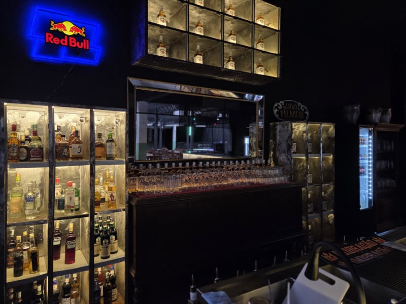 Coquetelaria tem drinks inspirados nas g&iacute;rias carcer&aacute;rias<br />Foto: J&uacute;lia Fernandes/Especial/JC