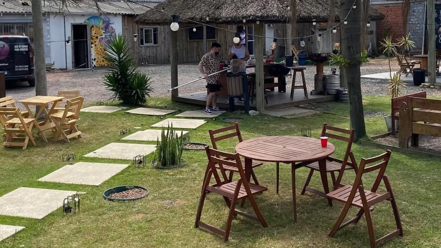 Os clientes da sorveteria t&ecirc;m acesso ao espa&ccedil;o em frente ao estabelecimento e, quando n&atilde;o h&aacute; eventos, podem desfrutar de toda a estrutura de lazer do local | INSTAGRAM/REPRODU&Ccedil;&Atilde;O/JC