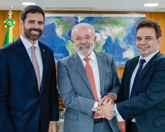 Novo ministro da Justiça muda três secretarias e inicia agenda de reuniões