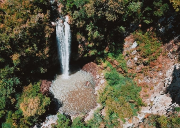 Cascata da Ferradura com 52 metros de altura