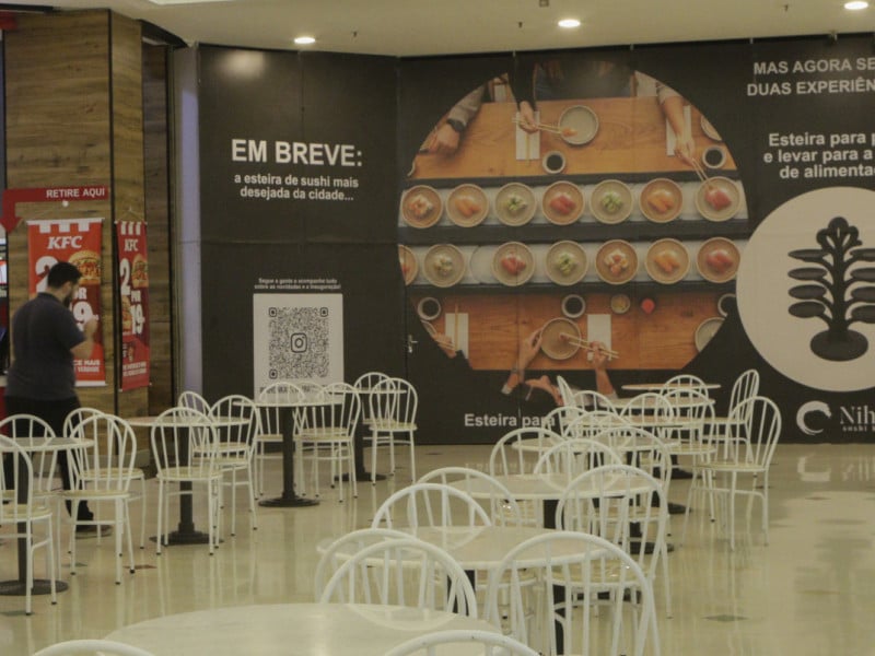 Previsto para abrir em abril, o Nihon Sushi Kaiten operar&aacute; na pra&ccedil;a de alimenta&ccedil;&atilde;o do Praia de Belas<br />Foto: FABIOLA CORREA/JC