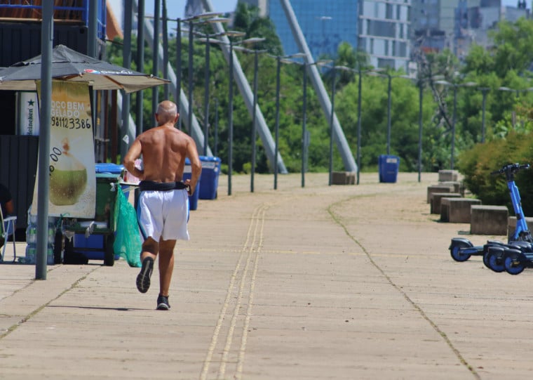 Calor&atilde;o s&oacute; deve amenizar a partir do fim do domingo