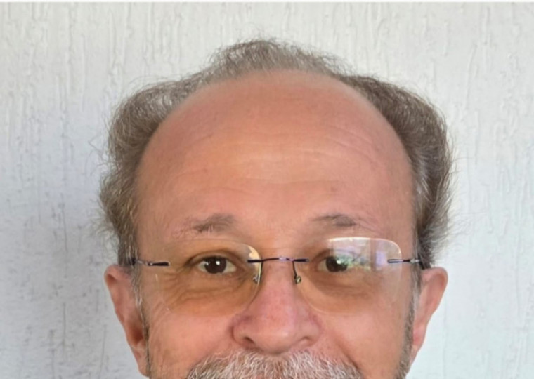  engenheiro e professor da PUCRS, Adão Villaverde