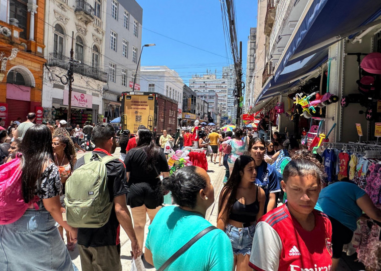 No ano, as vendas do comércio varejista ampliado acumularam avanço de 0,1%