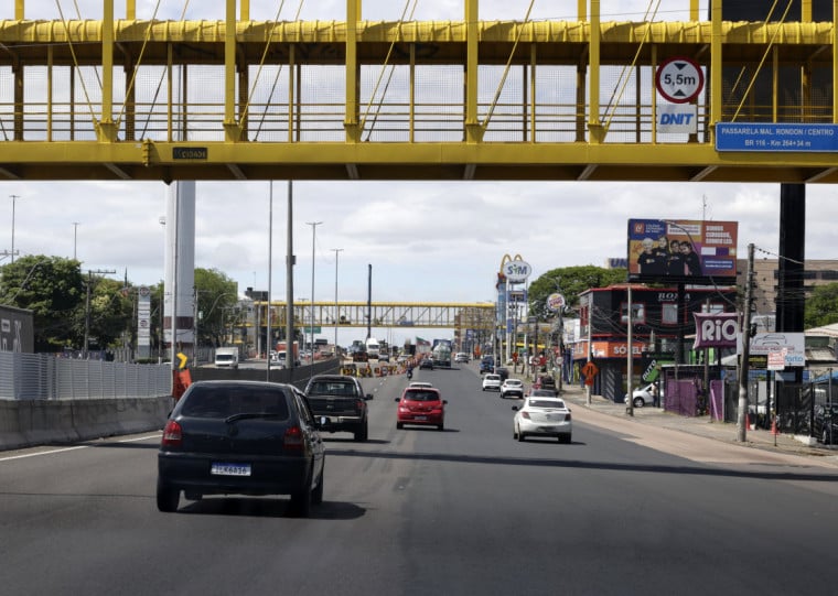 Duplicação da rodovia segue fragmentada, com diferentes lotes em estágios distintos de execução e gargalos ainda sem solução definitiva, especialmente na Região Metropolitana