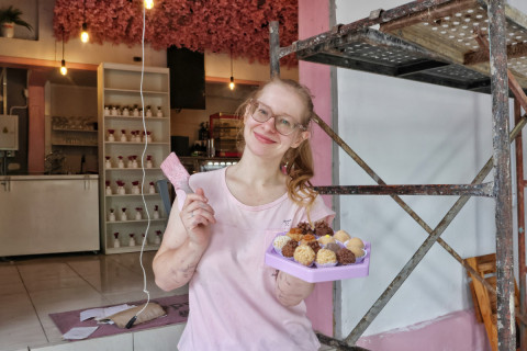 Liandra Winck &eacute; a empreendedora &agrave; frente do Brigadeiros da Li