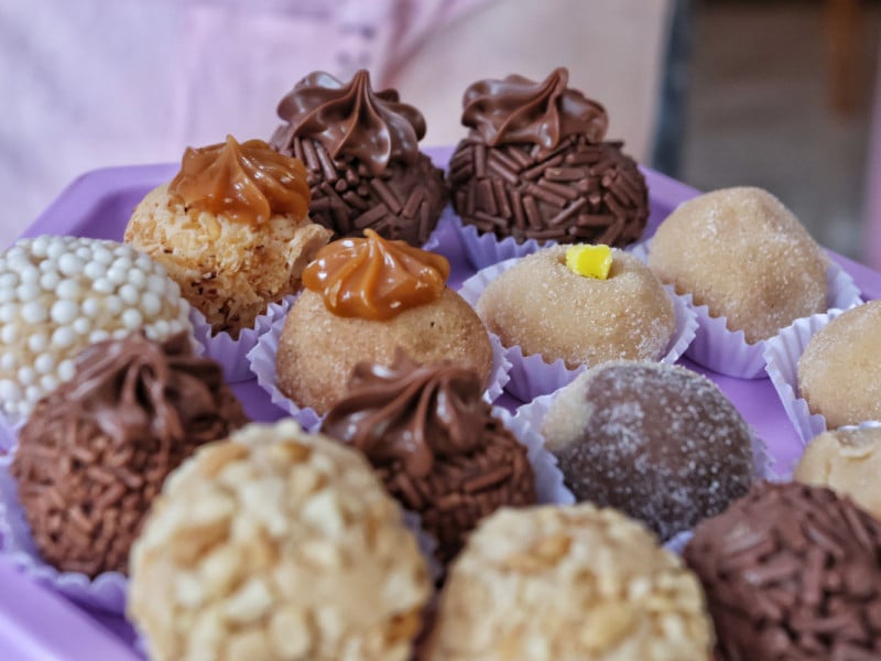 O rod&iacute;zio de brigadeiros conta com mais de 20 op&ccedil;&otilde;es de sabores diferentes<br />Foto: DANI BARCELLOS/ESPECIAL