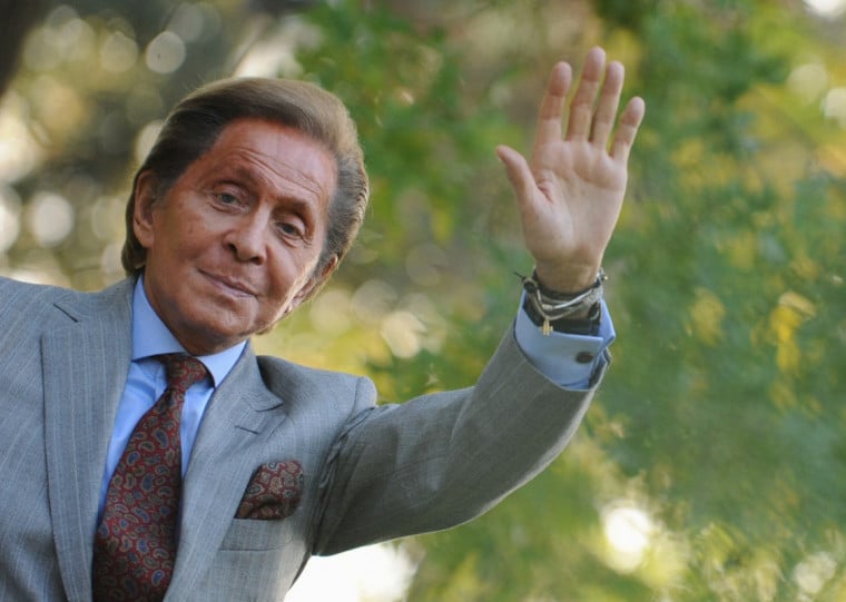 Aposentado desde 2008, Valentino era considerado o &uacute;ltimo grande nome da moda do s&eacute;culo XX ainda vivo