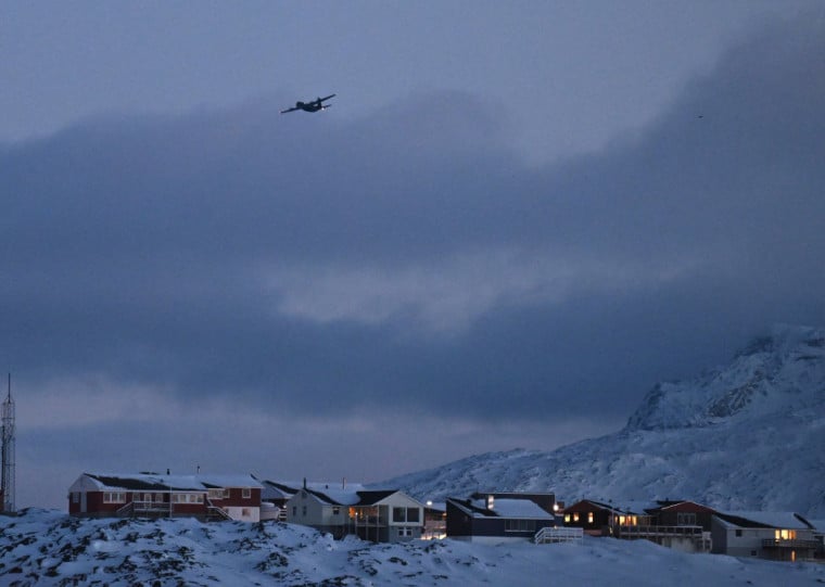 Ilha autônoma dinamarquesa tem grande valor estratégico e econômico