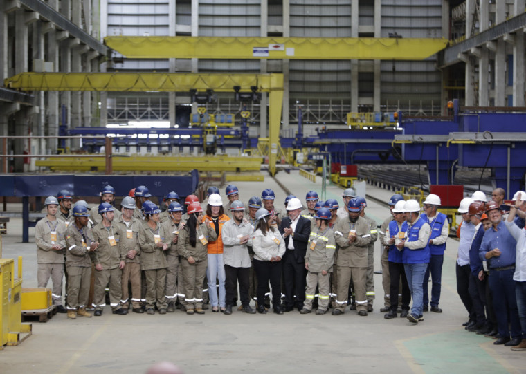 Assinatura do acordo foi realizado no próprio estaleiro, na presença de trabalhadores do complexo e do presidente Lula Assinatura do acordo foi realizado no próprio estaleiro, na presença de trabalhadores do complexo e do presidente Lula