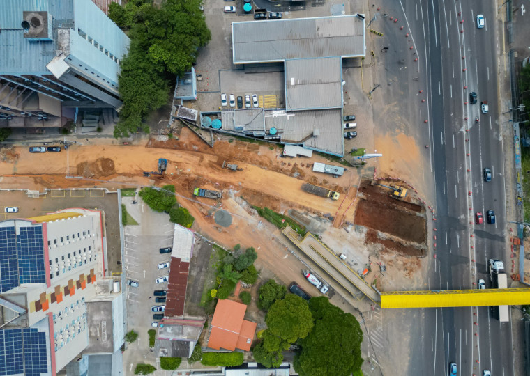 Obra acontece desde outubro do ano passado e pode terminar somente em 2027