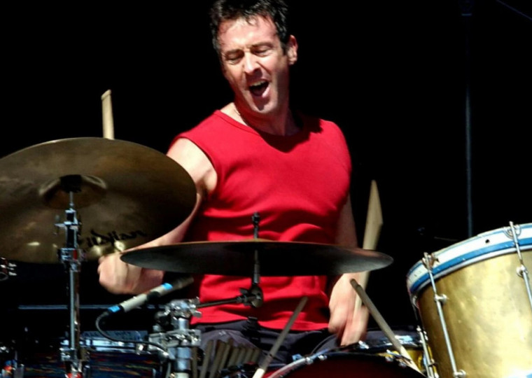 Baterista participou da composição de hits como 
