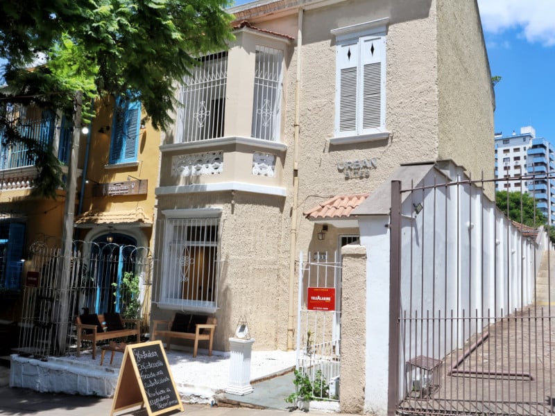 O gastrobar est&aacute; localizado na rua Miguel Tostes, n&deg; 255<br />Foto: DANI BARCELLOS/ESPECIAL