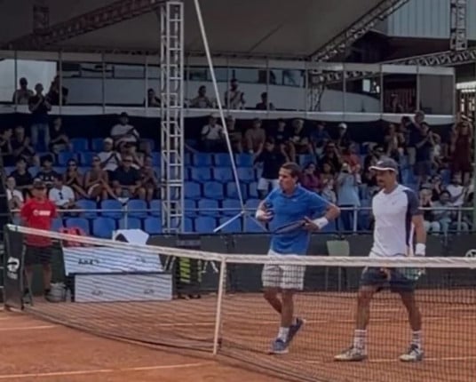 Tenistas são presos sob suspeita de racismo durante torneio em SC