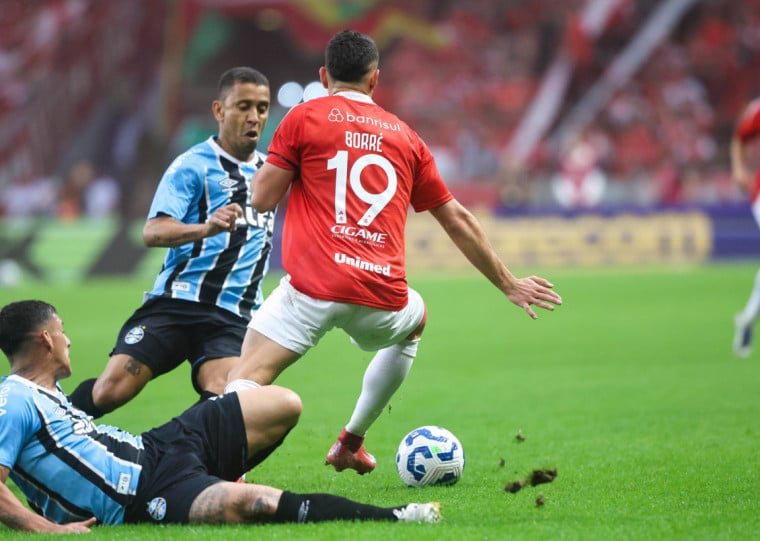 Clássico marca estreia dos treinadores Luís Castro e Paulo Pezzolano