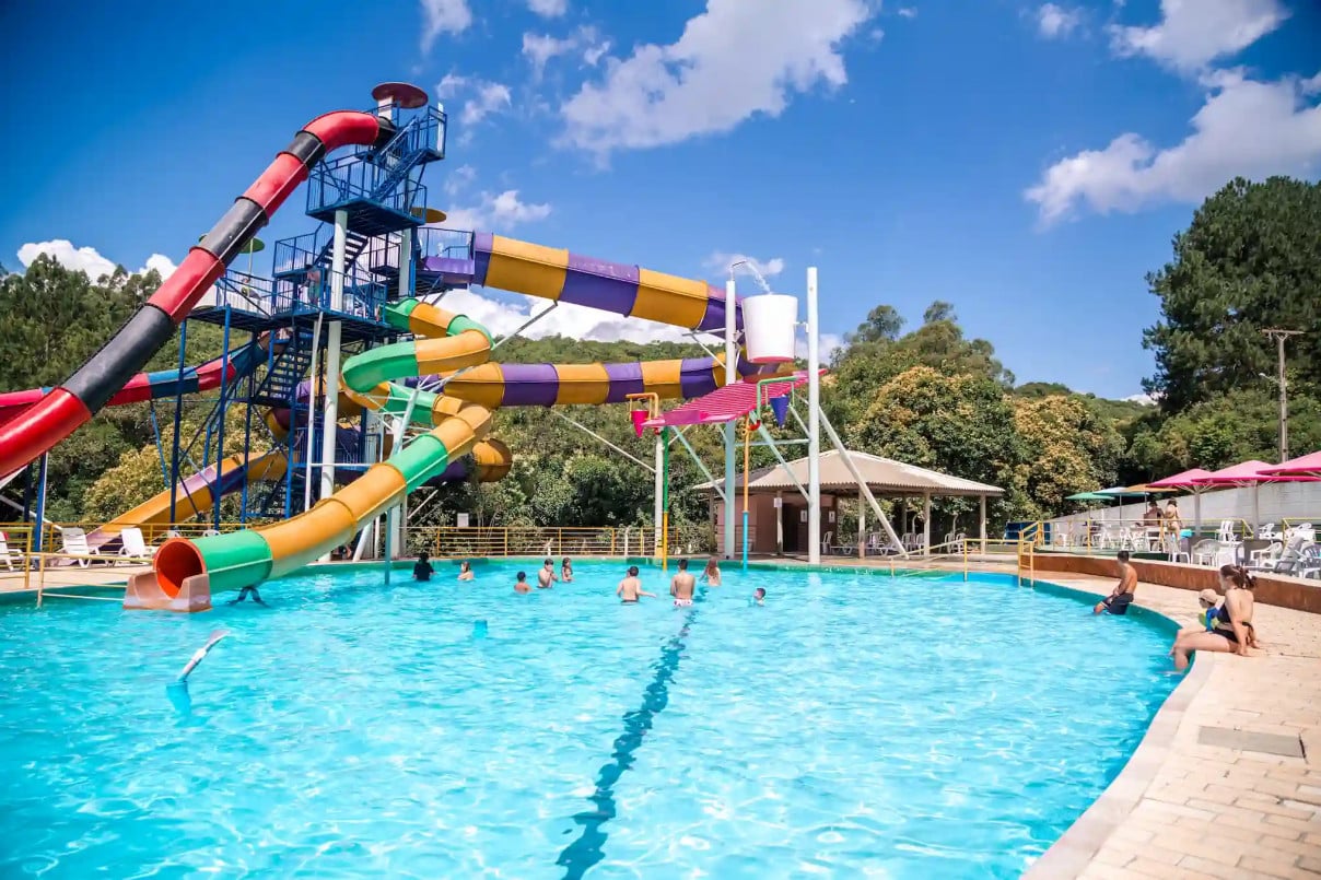 Localizado em Farroupilha, o parque tem op&ccedil;&otilde;es de quiosques e restaurantes al&eacute;m das piscinas  | Parque das &Aacute;guas/ Divulga&ccedil;&atilde;o/Cidades 