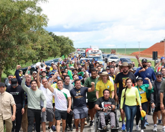 Pelo menos quatro manifestantes seguem internados após queda de raio em ato em Brasília