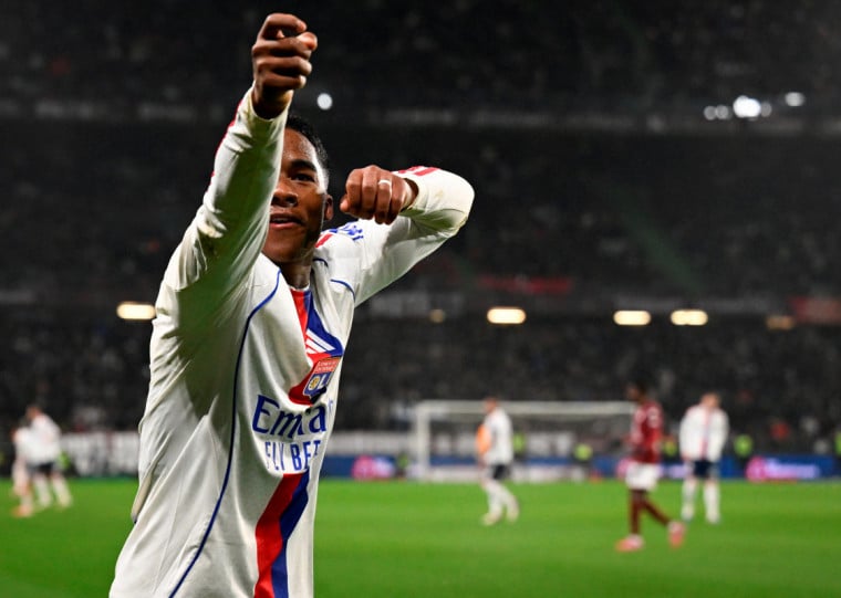 Emprestado ao Lyon desde janeiro, o atacante tem se destacado no clube francês