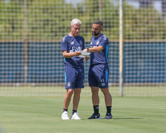 Em busca de uma resposta ao torcedor, Grêmio deve ir com força máxima na estreia no Rio