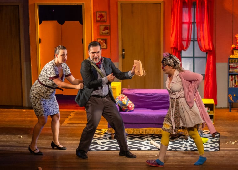 A comédia Nós (em off) tem duas sessões no Teatro Renascença