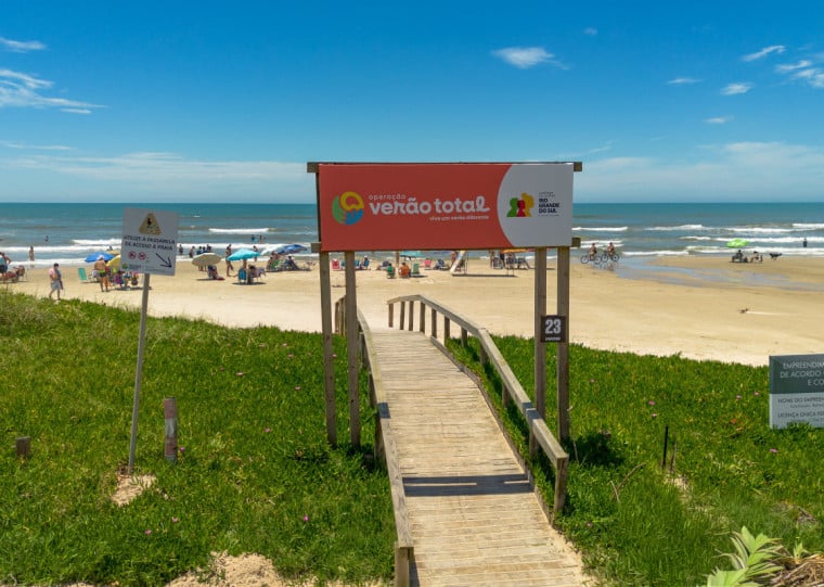 Iniciativa envolve empresa privadas e realizou a troca de 70 acessos às praias em Xangri-Lá e Capão da Canoa desde 2025