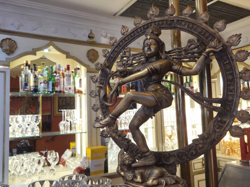 imagens do hindu&iacute;smo, como Shiva e Ganesha, ganham destaque no local<br />Foto: Gustavo Marchant/Especial/JC