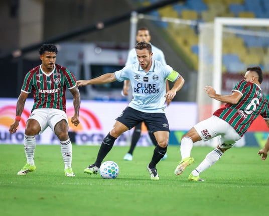 Na estreia no Brasileirão, Grêmio perde para o Fluminense no Rio e aumenta crise