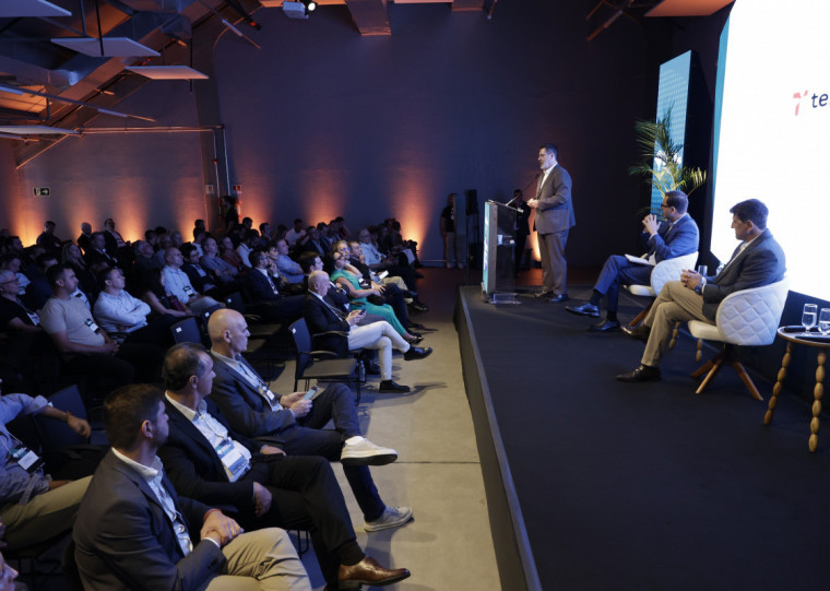 Após a apresentação dos dados foi realizado um painel que debateu os principais tópicos