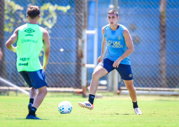 Colombiano Monsalve não atua desde novembro do ano passado