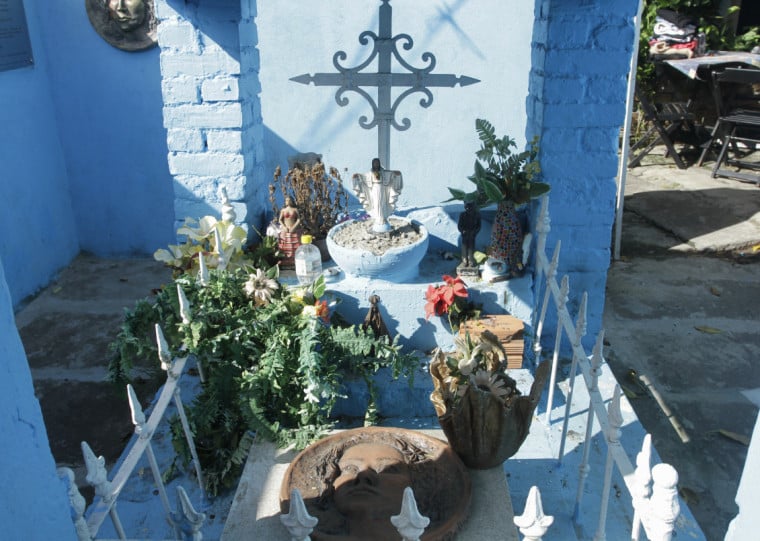 Bairro Partenon, local do crime, ganhou uma gruta de adoração à vítima 