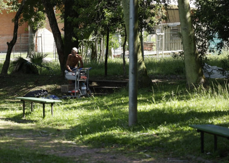 Usuários reclamam do mau cheiro e da má conservação do espaço