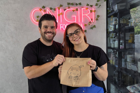 Arthur e Juliana estão à frente do Onigiri Ninja Poa