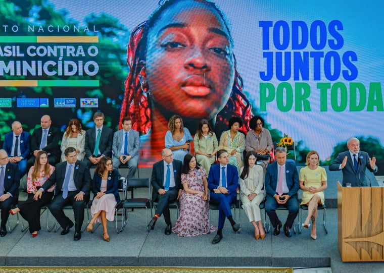 Lula disse que pela primeira vez os homens estão assumindo uma luta que não é só das mulheres